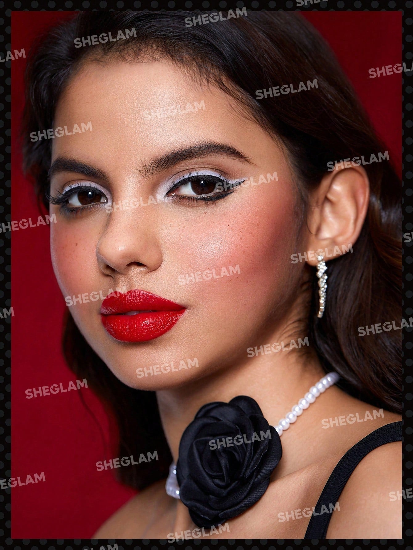 SHEGLAM Hollywood blush with dewy finish Pakistan