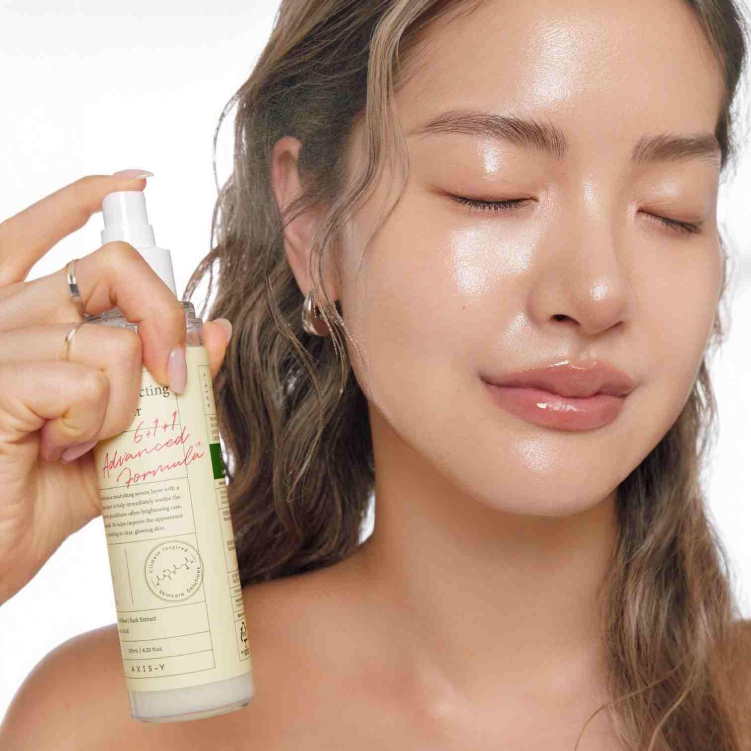 axis-y dark spot correcting glow toner spray