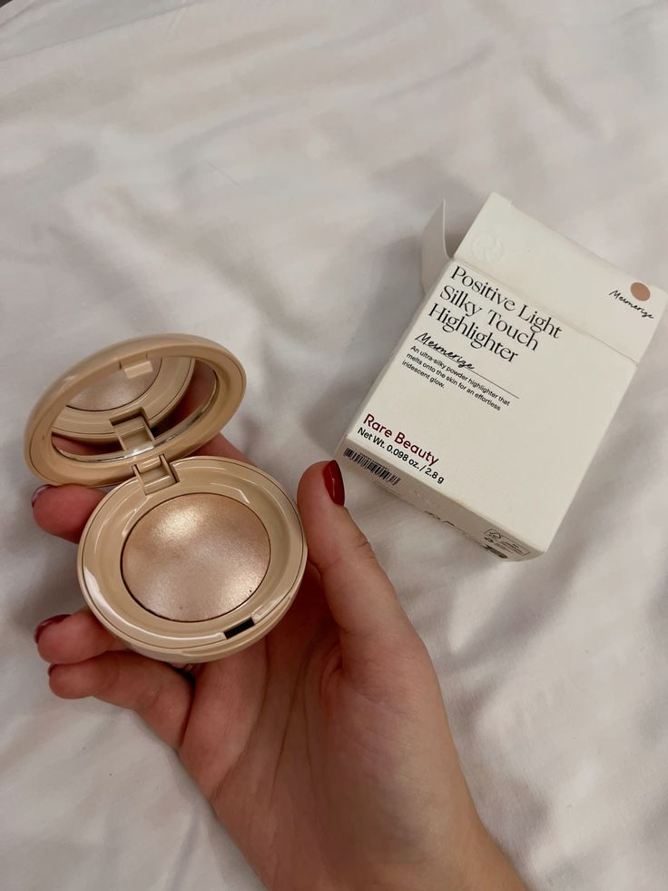 Rare Beauty Positive Light Silky Touch Highlighter